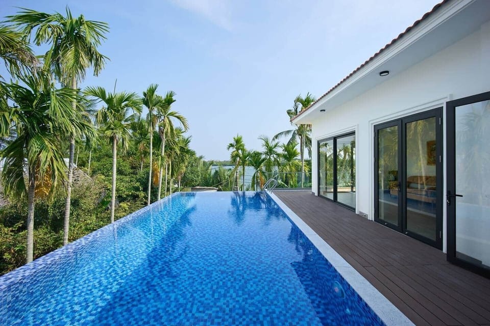 Enjoy a swim in our infinity reverse-flow pool on the second floor,  which provides great views of the river, trees, and gardens around.