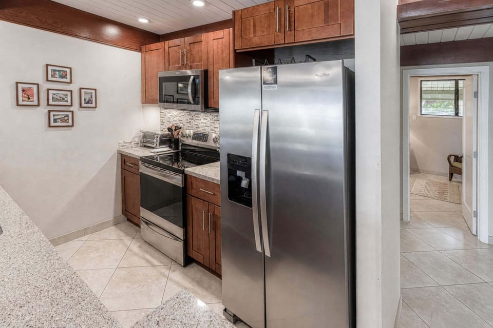 Condo, Multiple Beds, Lanai, Ocean View (Kahana Outrigger 4B1) | Private kitchen | Coffee/tea maker, electric kettle