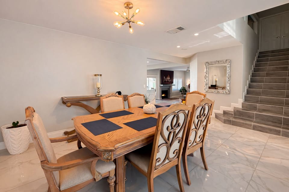 Formal dining room