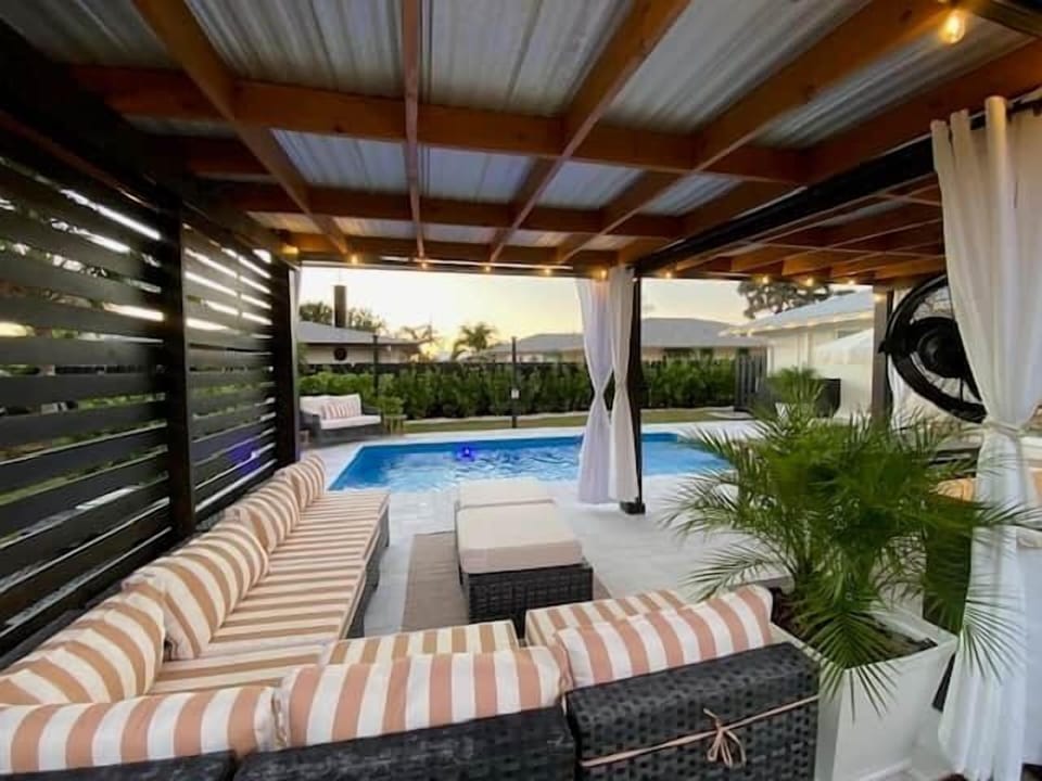 Outdoor Living Room 
