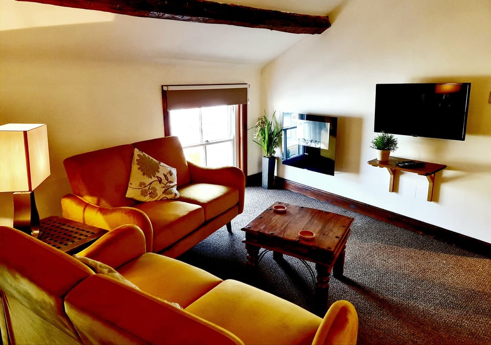 Suite, Ensuite | Lounge