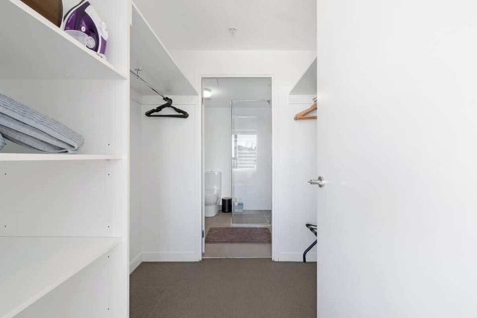 Walk-thru Wardrobe into Ensuite Bathroom...