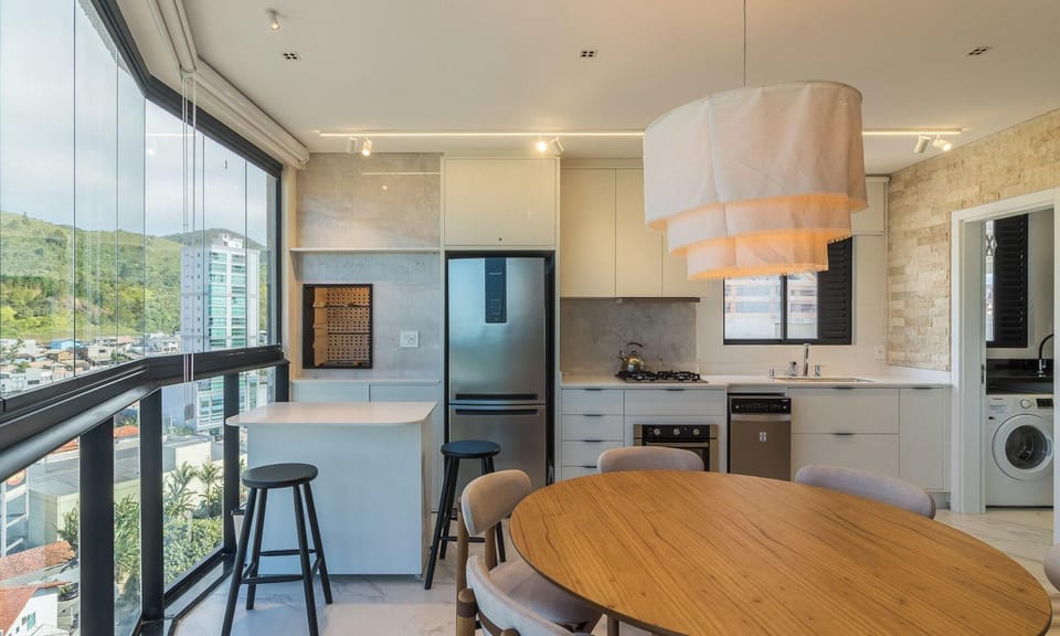 Basic Apartment | Dining