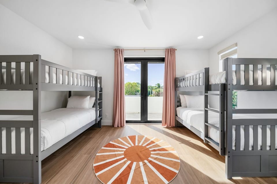 Bedroom 3
2 sets of bunk beds