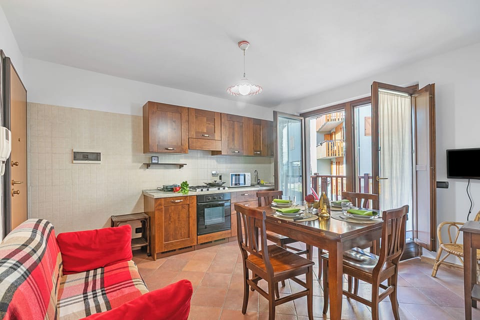Family Apartment, Multiple Bedrooms (The Sunflower) | Interior