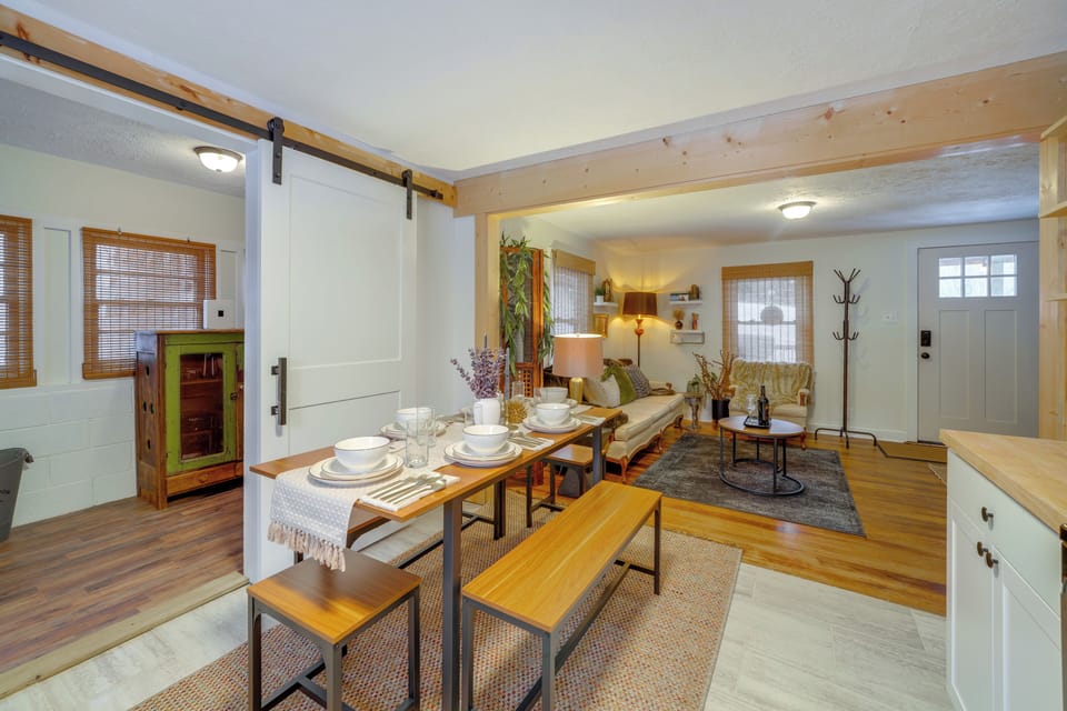 Dining Area | Dishware/Flatware