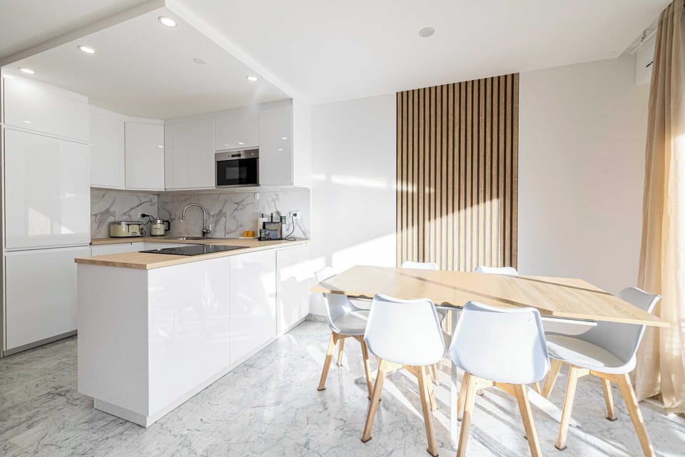 Apartment | Private kitchen | Fridge, microwave, oven, stovetop