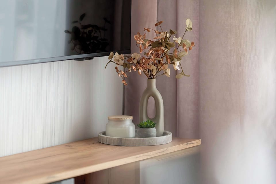 Close-up of the decoration placed in the living room.