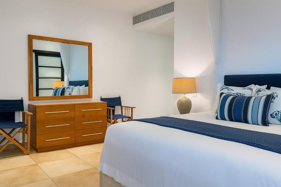 In-room safe, desk, laptop workspace, iron/ironing board