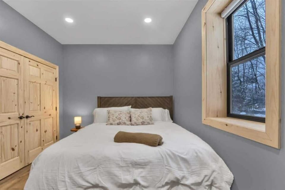 Queen Bedroom with Natural Light