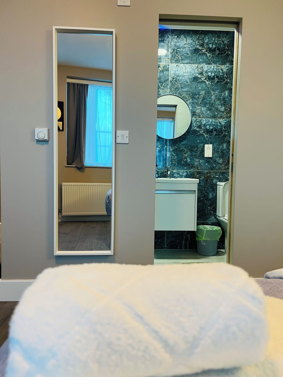 613 | Blackout drapes, soundproofing, iron/ironing board, bed sheets