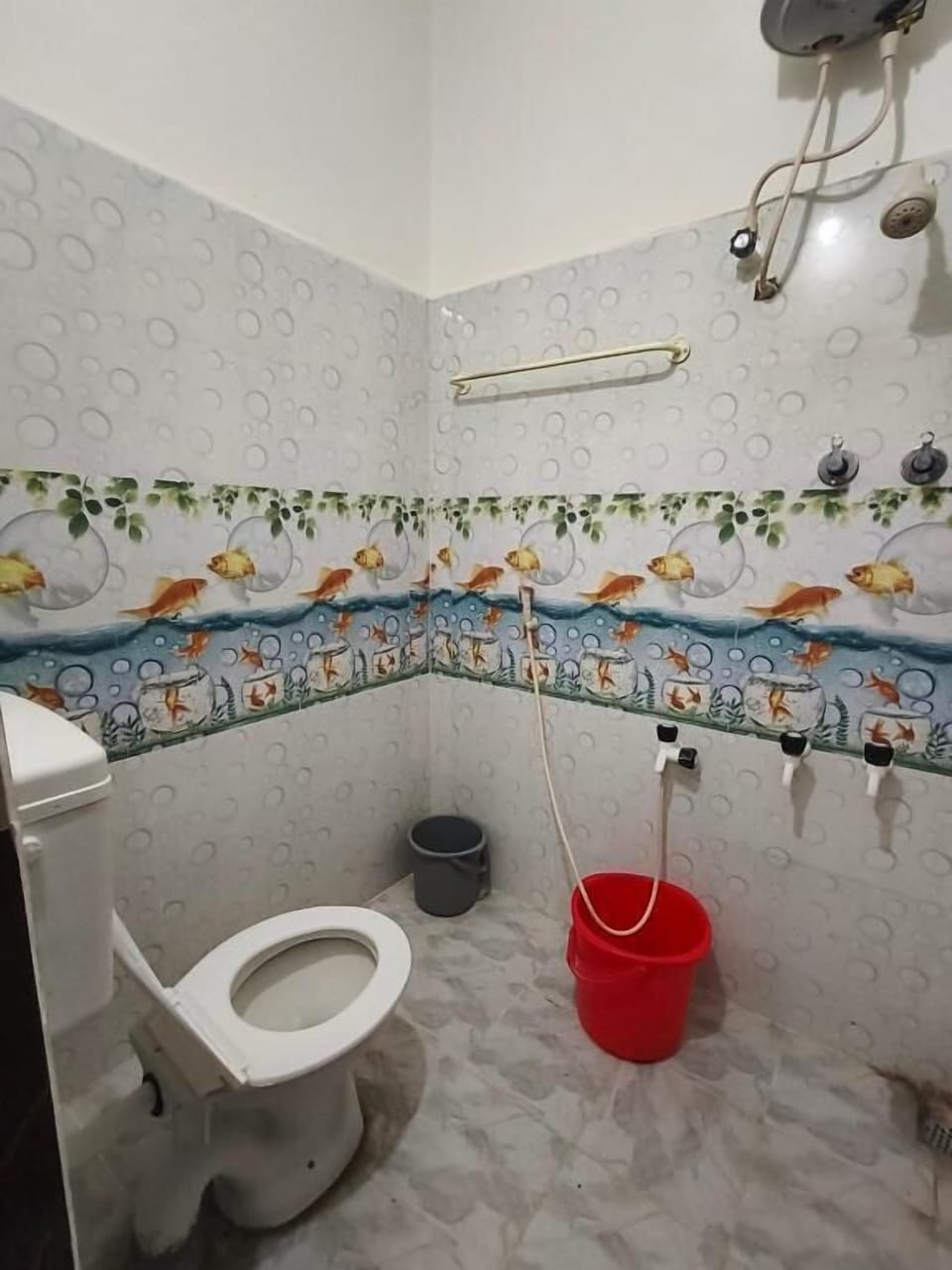 Shower, towels, soap, shampoo