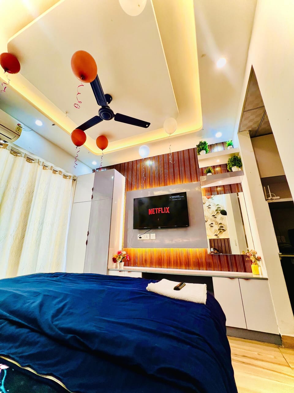 Deluxe Single Room, Balcony, City View | Desk, laptop workspace, iron/ironing board, WiFi (free)