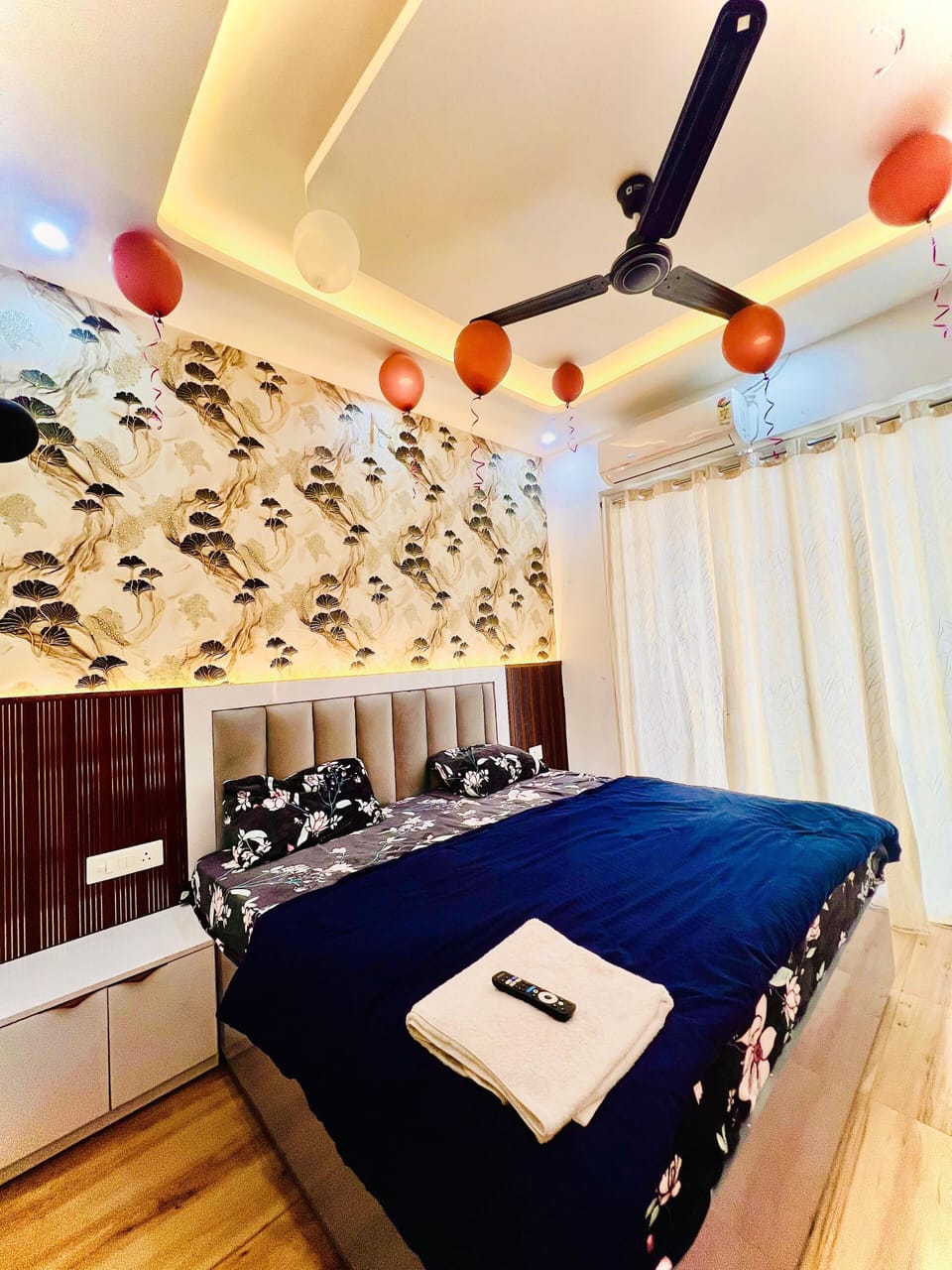 Deluxe Single Room, Balcony, City View | Desk, laptop workspace, iron/ironing board, WiFi (free)