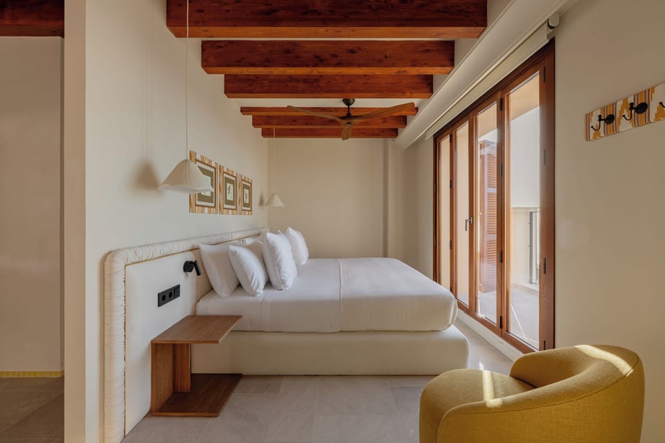 Superior Double Room, Sea View | Premium bedding, minibar, in-room safe, individually decorated