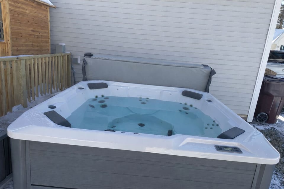 7 person Jacuzzi