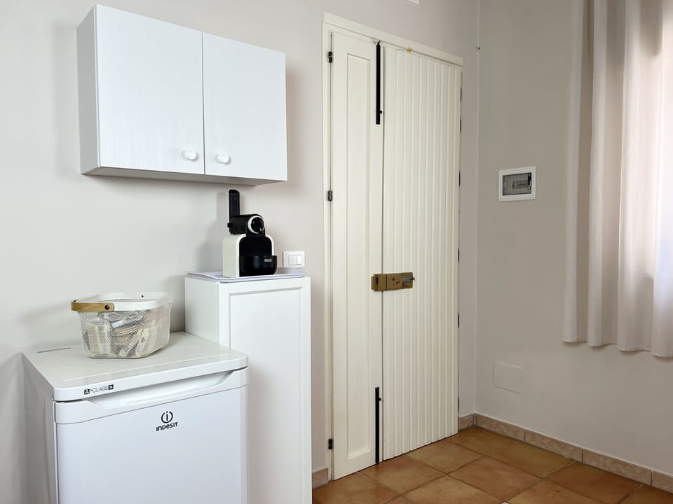 Quadruple Room | Minibar, cribs (surcharge), WiFi (free), bed sheets