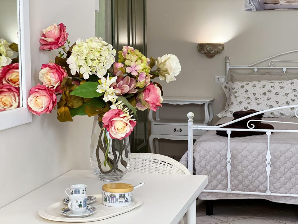 Room | Minibar, cribs/infant beds, free WiFi, bed sheets