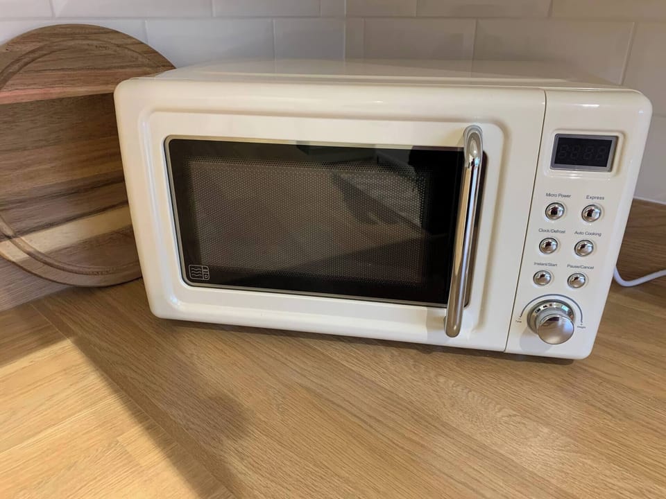 House, 2 Bedrooms, Balcony | Microwave