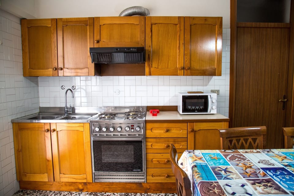 Apartment, 3 Bedrooms, Balcony, City View | Interior