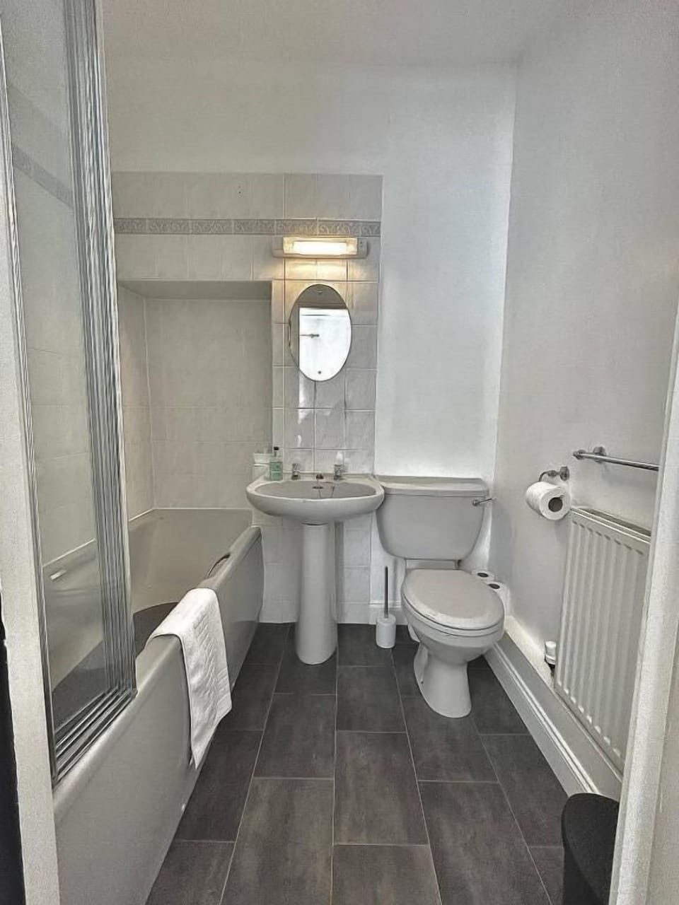 Standard Double Room | Bathroom | Towels