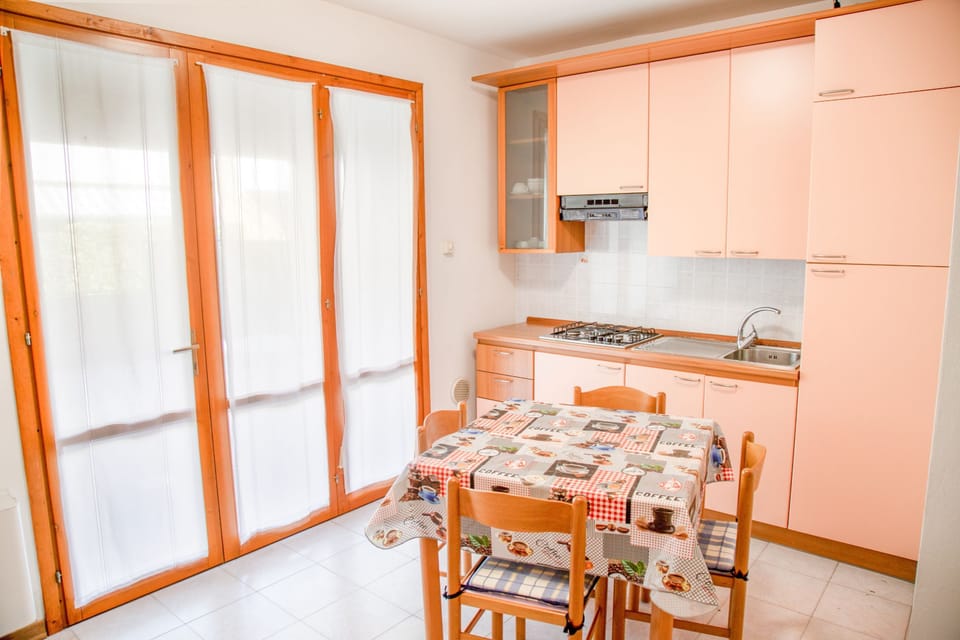 Apartment, 1 Bedroom, Patio, Garden View | Interior