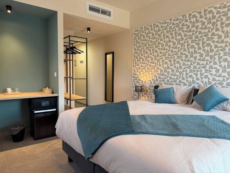 Standard Double Room | Free WiFi, bed sheets