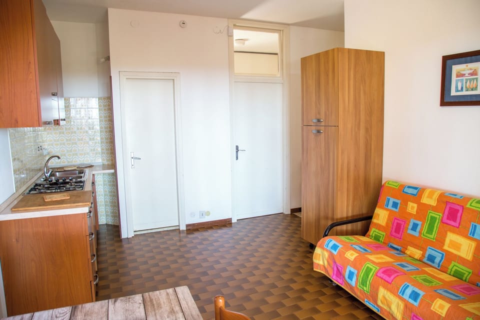 Apartment, 4 Bedrooms, Balcony, Garden View | Living room
