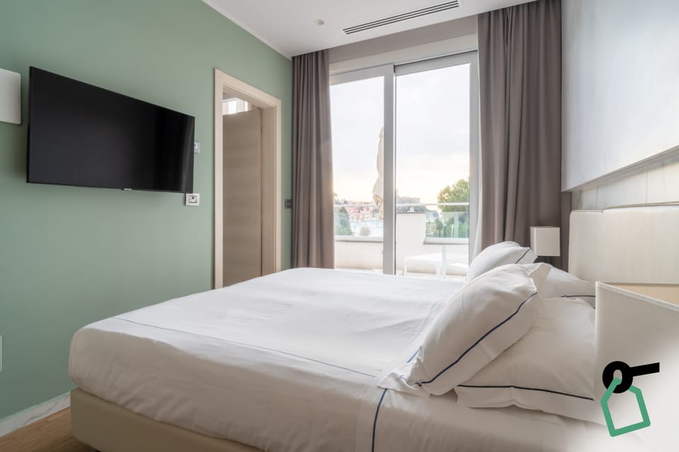 Superior Double or Twin Room, Balcony | In-room safe, free cribs/infant beds, free WiFi, bed sheets