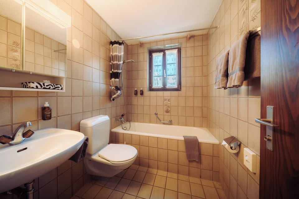 Double Room, Private Bathroom | Bathroom