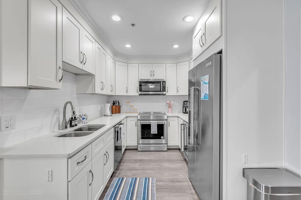 House, Multiple Beds (El Mar Townhome - Unit D) | Private kitchen | Oven, toaster