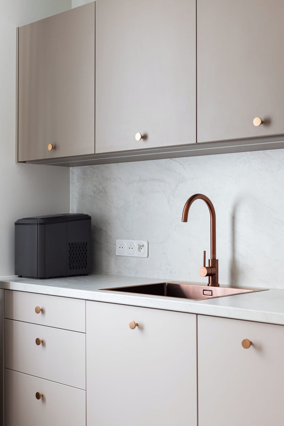 Apartment, Balcony | Private kitchen | Highchair