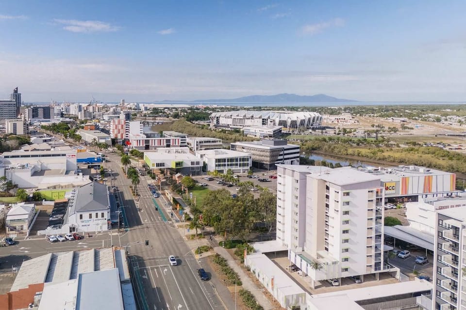 Central location close to shopping and dining