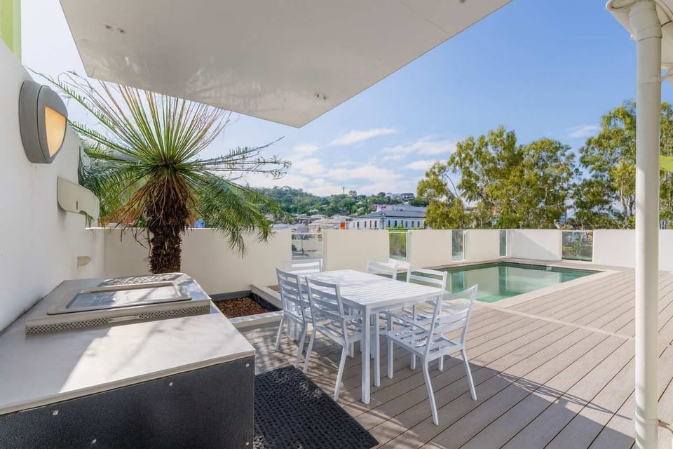 Communal BBQ area available for guests