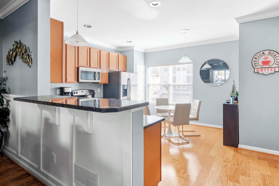 Full kitchen 