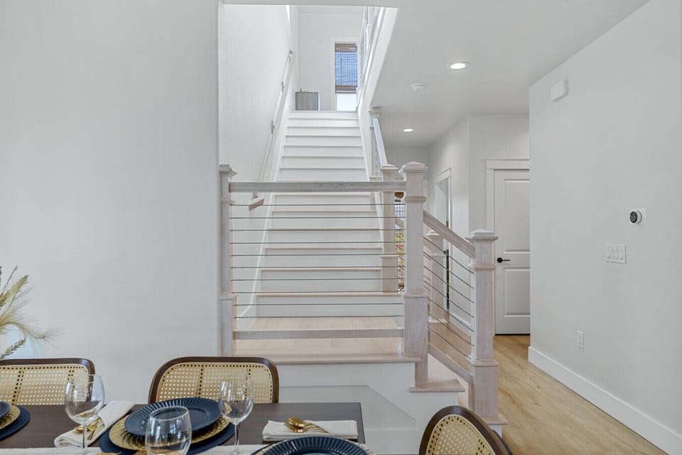 Convenient access to the upper level