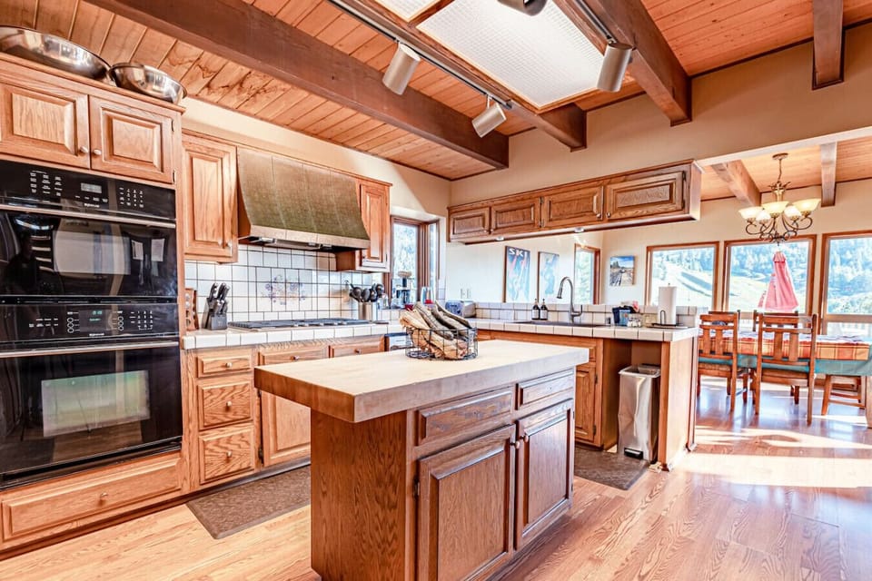 Large kitchen fully equipped for all meals