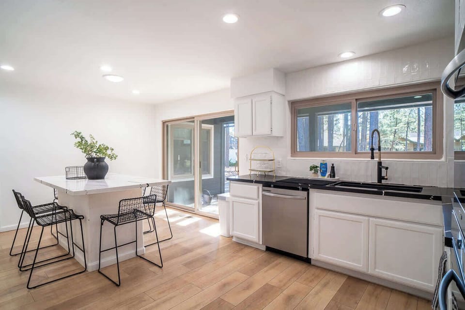 Our kitchen is where foodie dreams come true—whether you're whipping up a masterpiece or burning toast with confidence. Fully stocked, totally inviting, and ready for your culinary adventures.