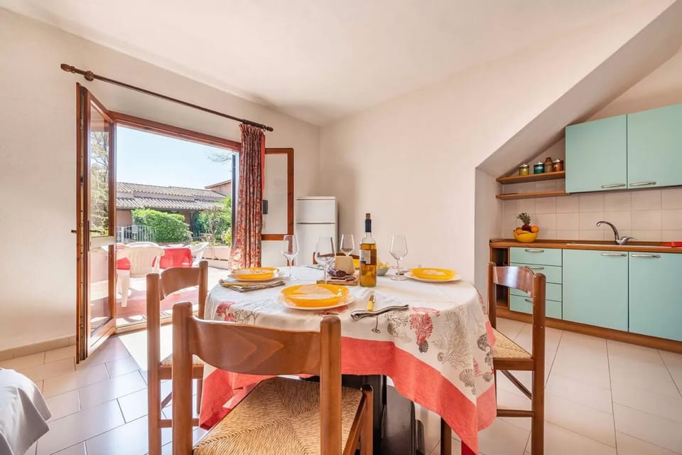 Apartment, 1 Bedroom, Patio, Garden View | Dining