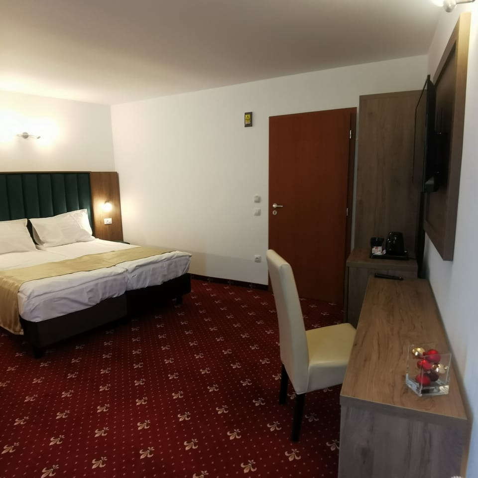 Deluxe Double or Twin Room, Balcony, Mountain View | Soundproofing, iron/ironing board, free WiFi