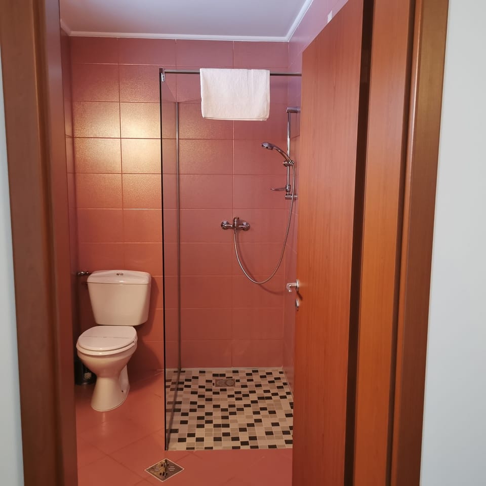 Deluxe Double or Twin Room, Balcony, Mountain View | Bathroom | Slippers