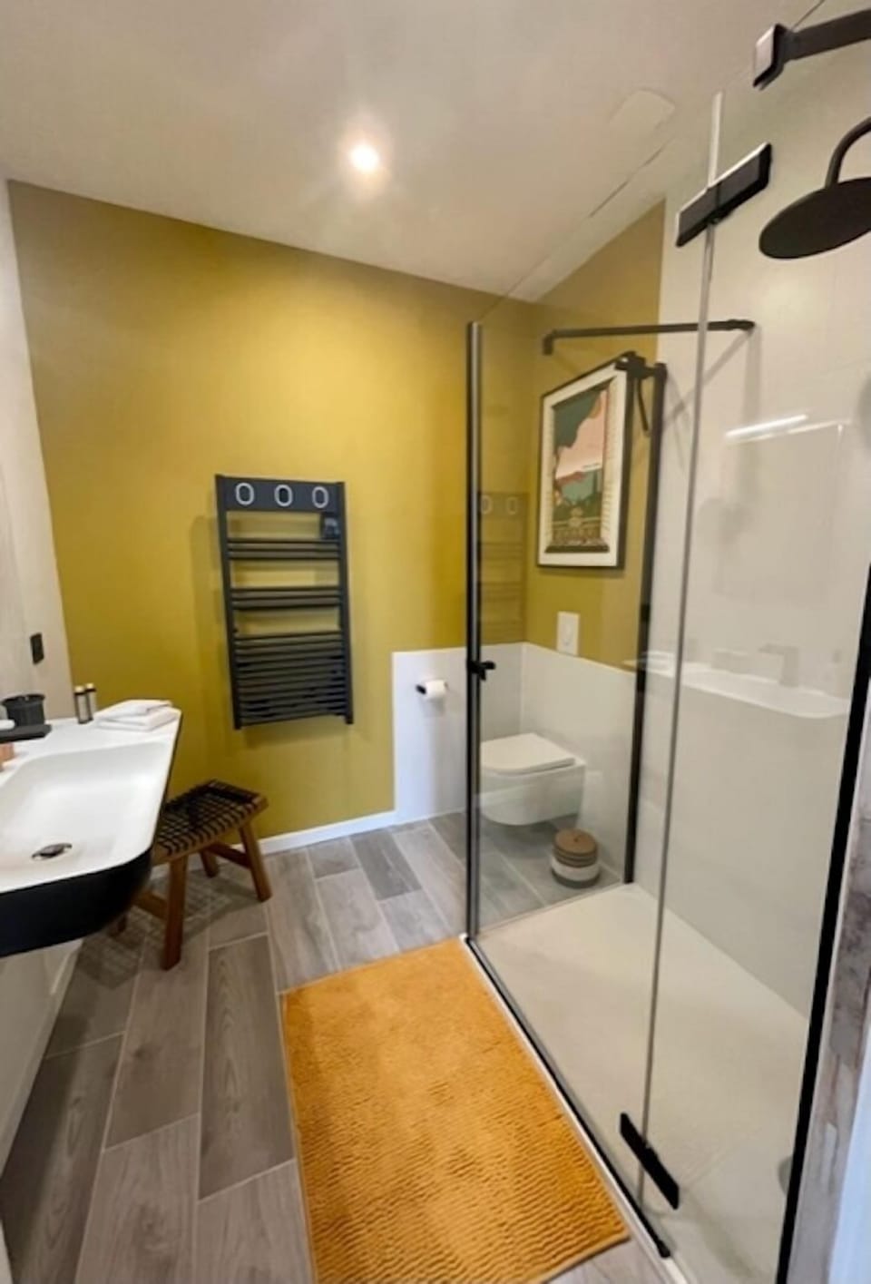 Deluxe Double Room, Ensuite | Bathroom | Slippers