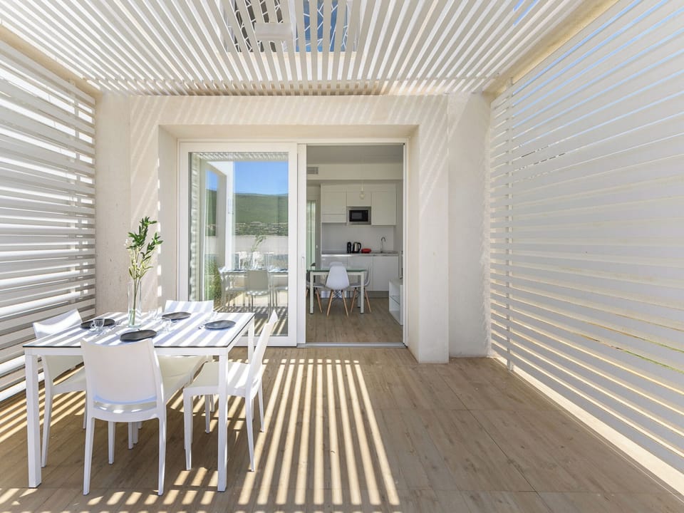 Apartment, 1 Bedroom | Dining room