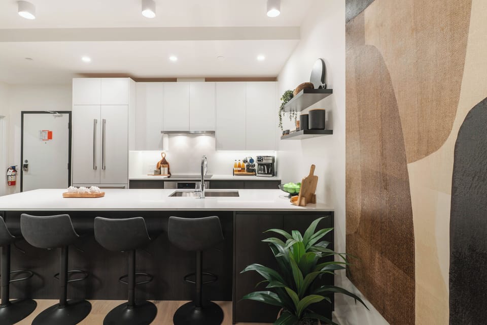 Revy Retreat (Unit 1405) | Private kitchen | Full-size fridge, microwave, oven, stovetop