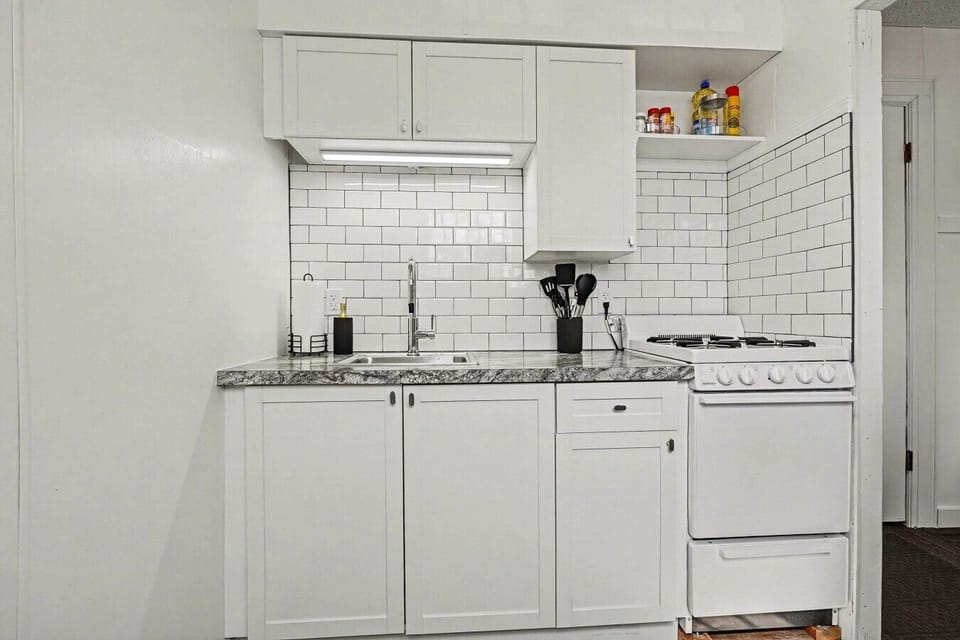 BayCity_Kitchen_KitchenEssentials