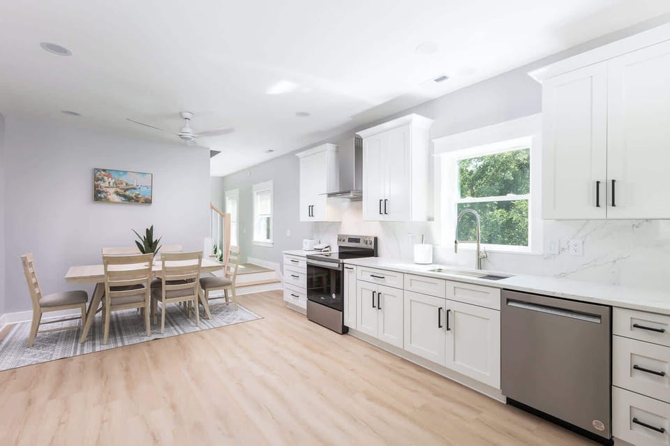 Bright Spacious Kitchen