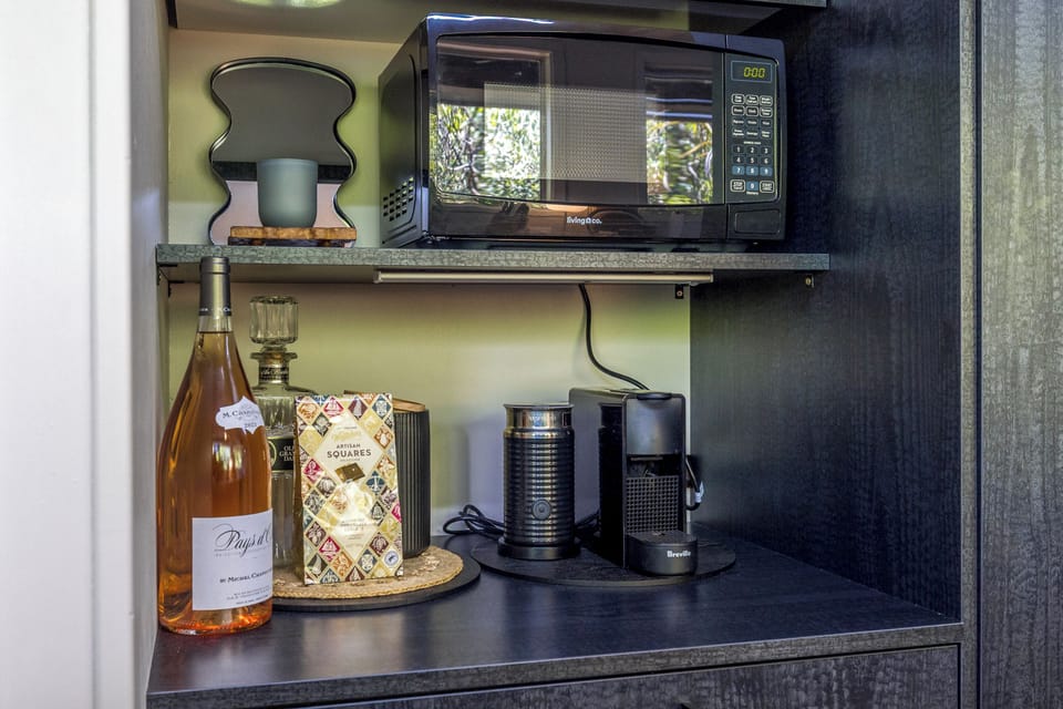 Comfort House, Sea View | Private kitchen | Electric kettle, toaster