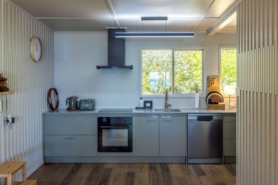 Comfort House, Sea View | Private kitchen | Electric kettle, toaster