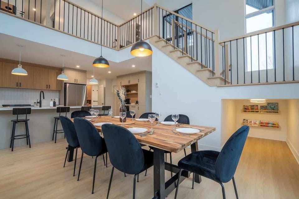 Grande table de cuisine / Large dining table