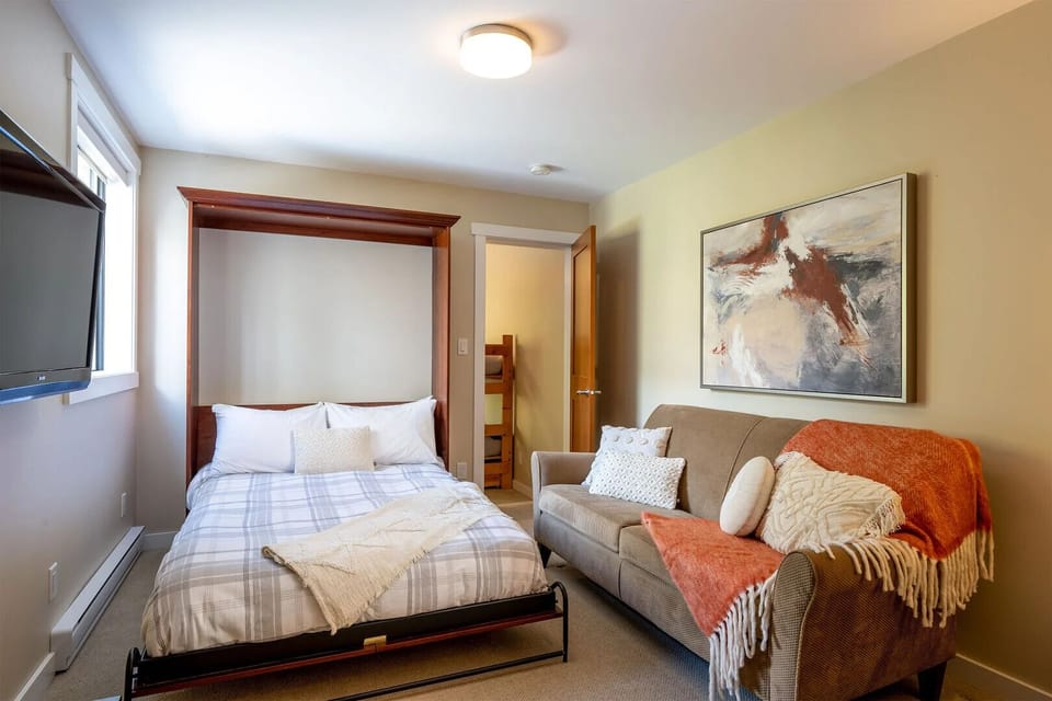 Deluxe Townhome, 4 Bedrooms, Hot Tub, Slope side | Free WiFi, bed sheets